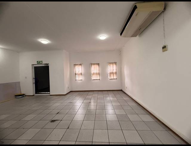 1,412M² WAREHOUSE TO LET IN MEADOWDALE